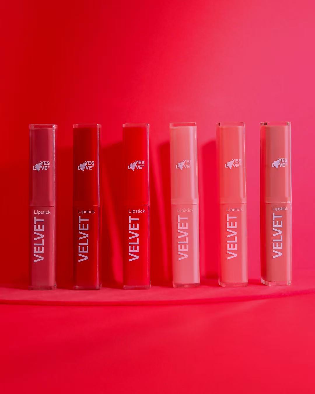 MATTE VELVET BARRA DE LABIOS ROJOS