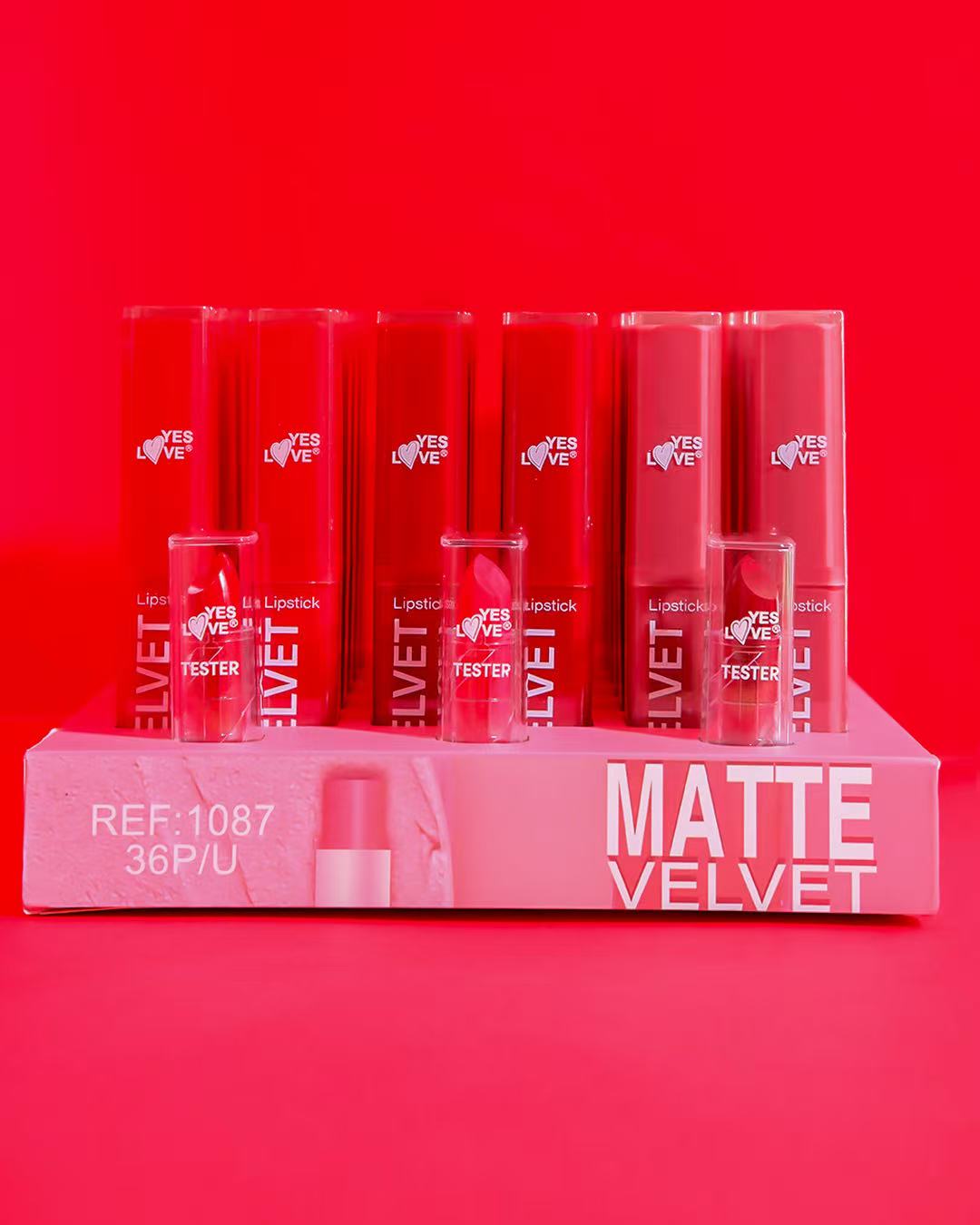 MATTE VELVET BARRA DE LABIOS ROJOS