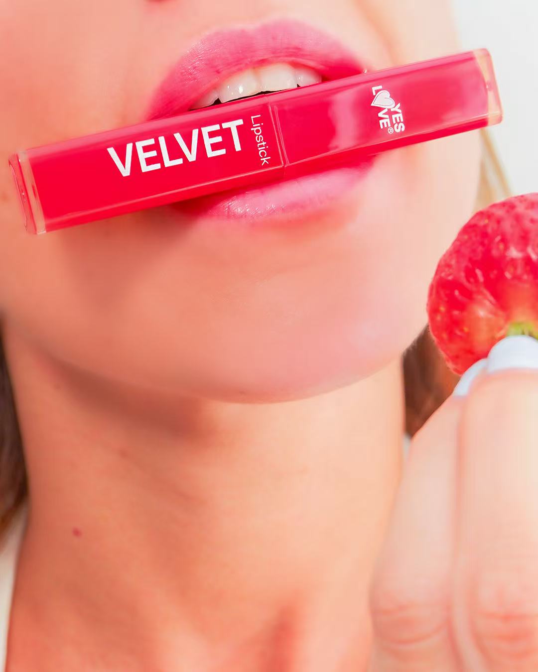 MATTE VELVET BARRA DE LABIOS ROJOS