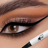 DELINEADOR DE OJOS DOBLE USO EYELINER Y PEGAMENTO MAGNETICO PARA PESTAÑAS