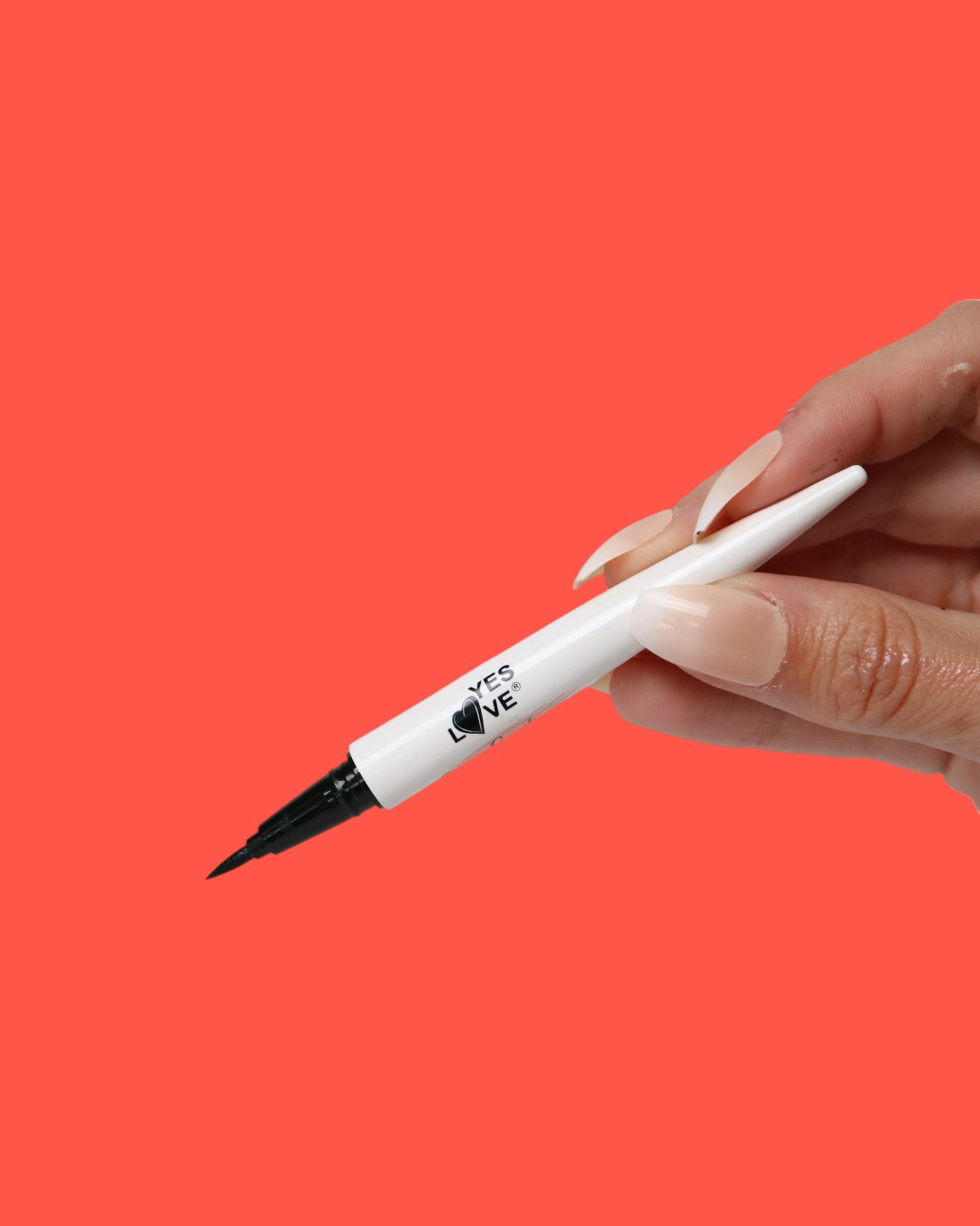 DELINEADOR DE OJOS DOBLE USO EYELINER Y PEGAMENTO MAGNETICO PARA PESTAÑAS